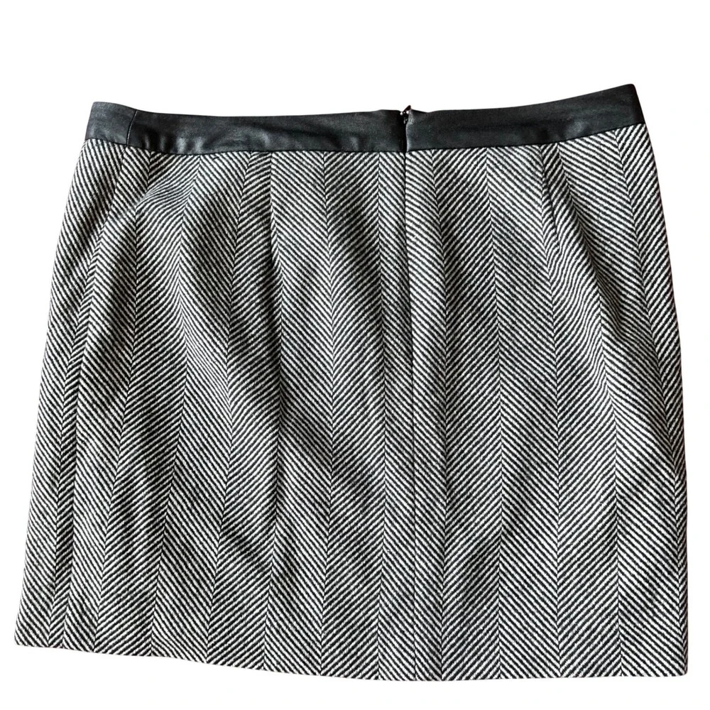 Banana Republic Tweed Herringbone Mini Skirt wool Black White Size 8‎ Preppy